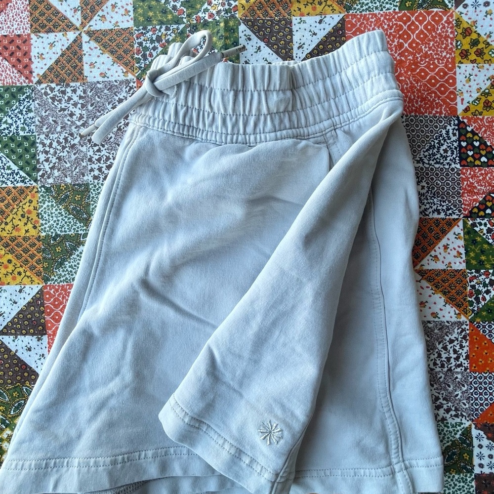 Women’s Athleta Cream Shorts